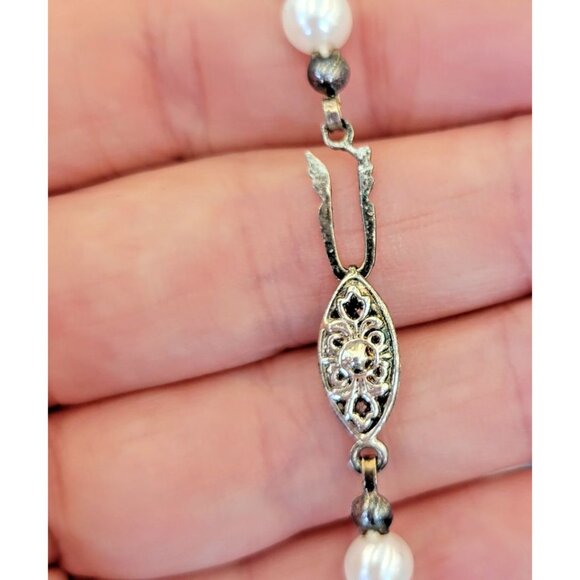 Vintage 16 Inch Faux Pearl Necklace With Ornate Clasp possibly silver. - Picture 8 of 12